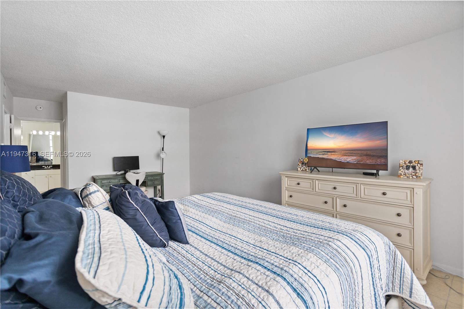 Photo of 3725 Ocean Dr  #1117, Hollywood, Florida, 33019 - 