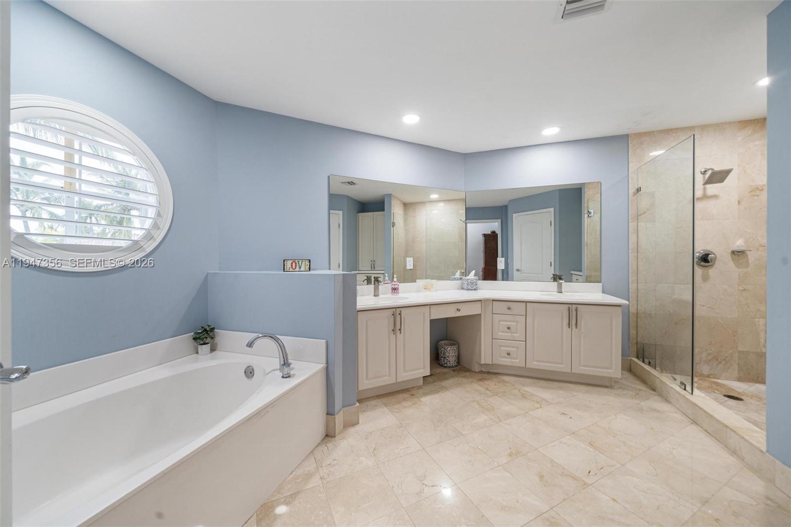 Photo of 20920 32nd Ave (20920), Aventura, Florida, 33180 -