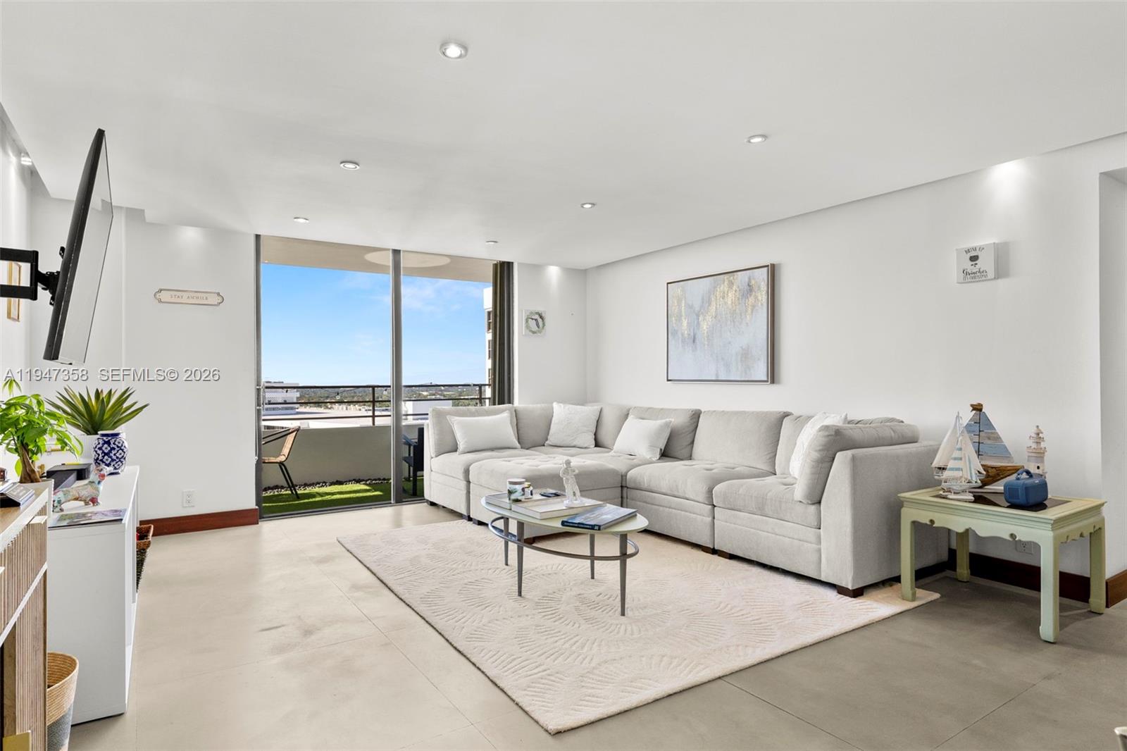 Photo of 2500 Parkview Dr  #2319, Hallandale Beach, Florida, 33009 - 