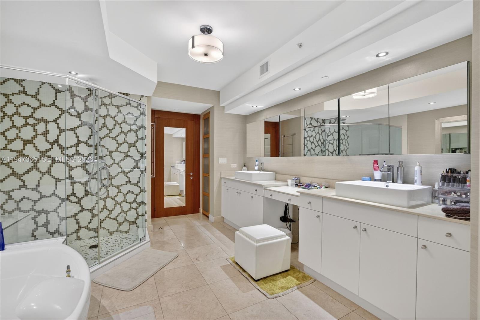 Photo of 3201 183rd St  #906, Aventura, Florida, 33160 - 