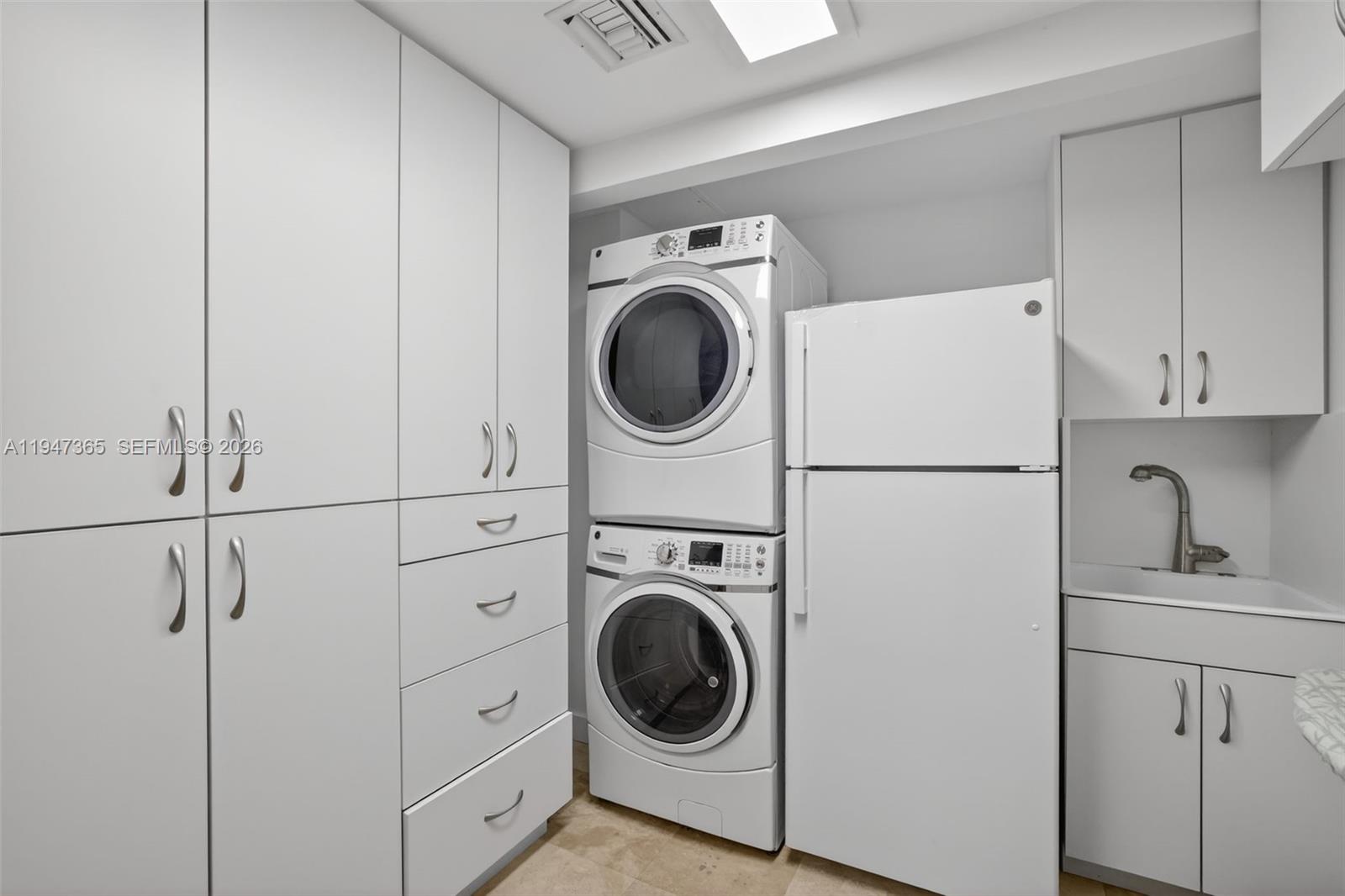 Photo of 3201 183rd St  #906, Aventura, Florida, 33160 - 