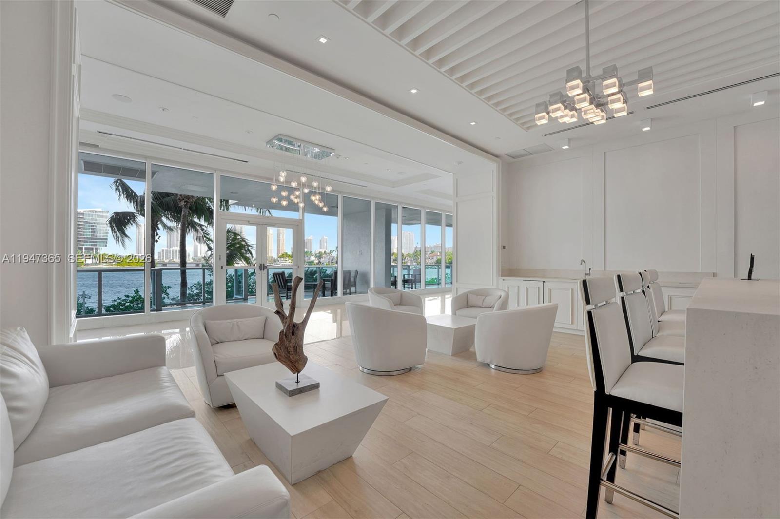 Photo of 3201 183rd St  #906, Aventura, Florida, 33160 - 