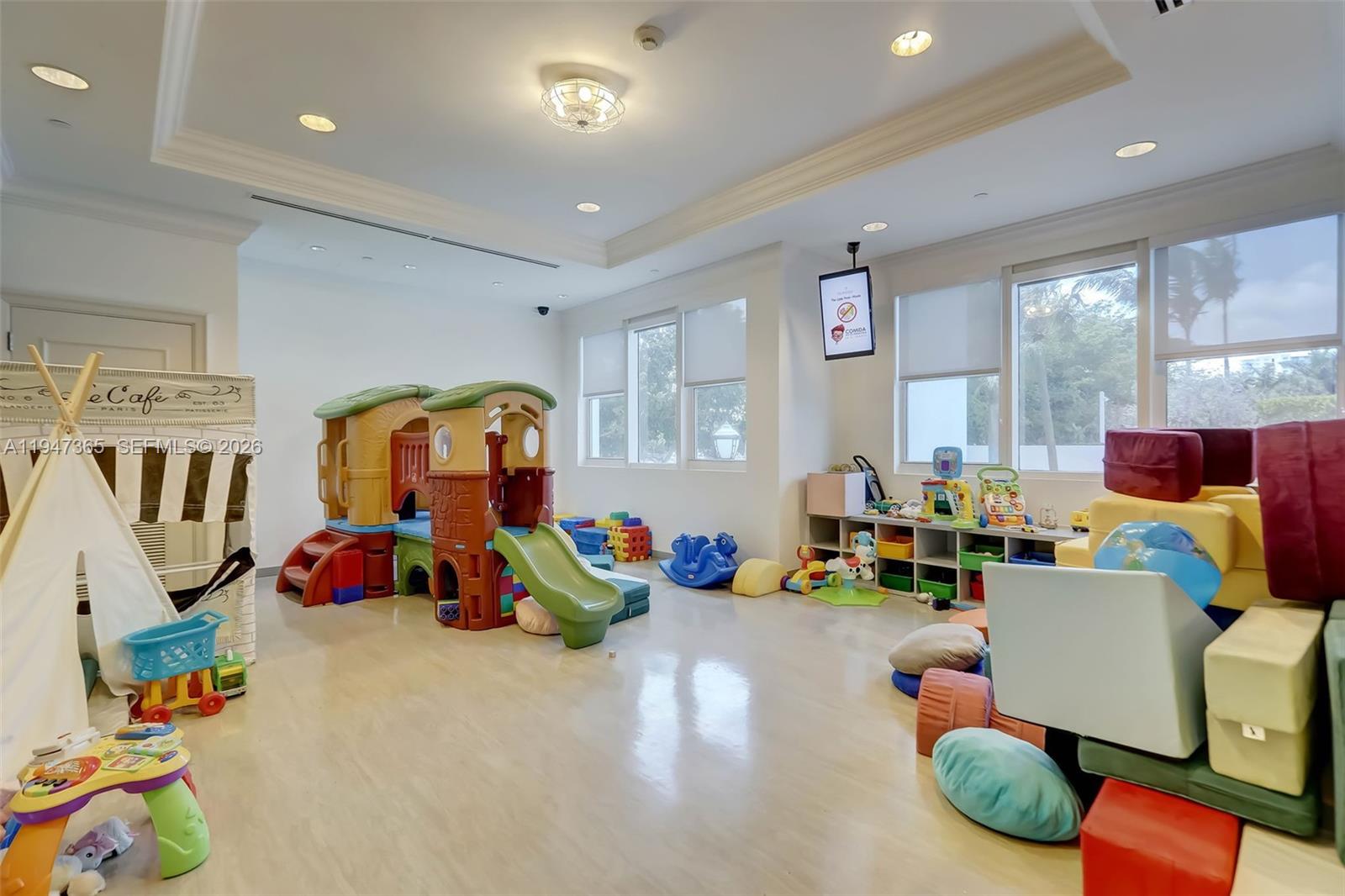 Photo of 3201 183rd St  #906, Aventura, Florida, 33160 - 