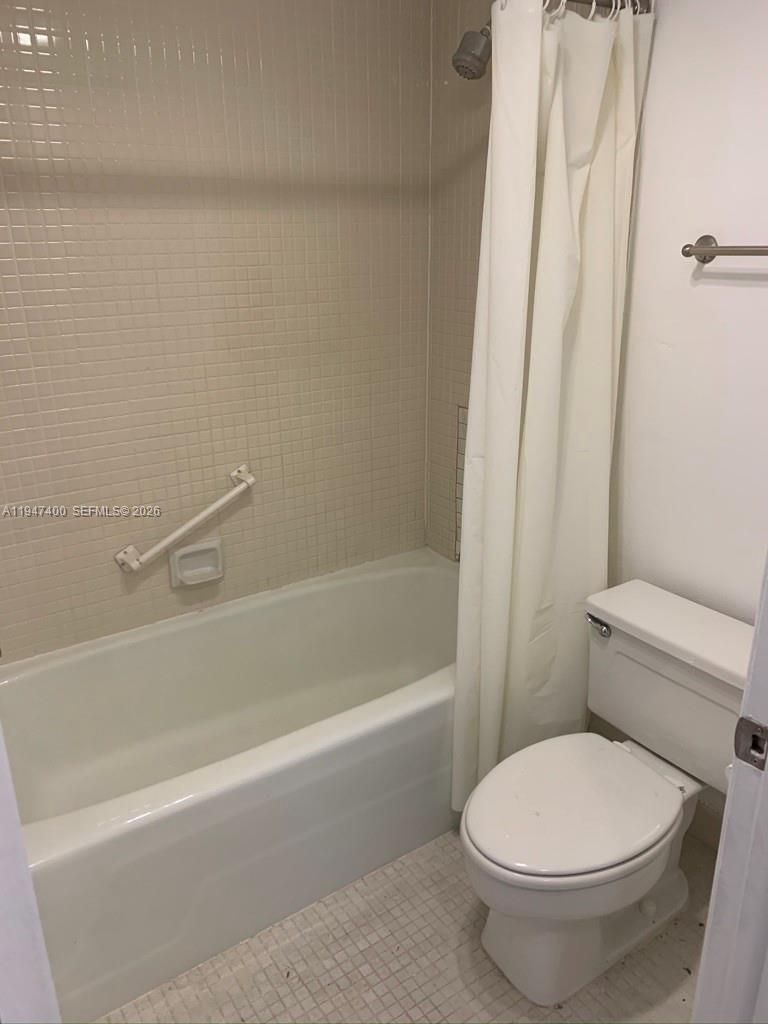 Photo of 20505 Country Club Dr  #1631, Aventura, Florida, 33180 - 
