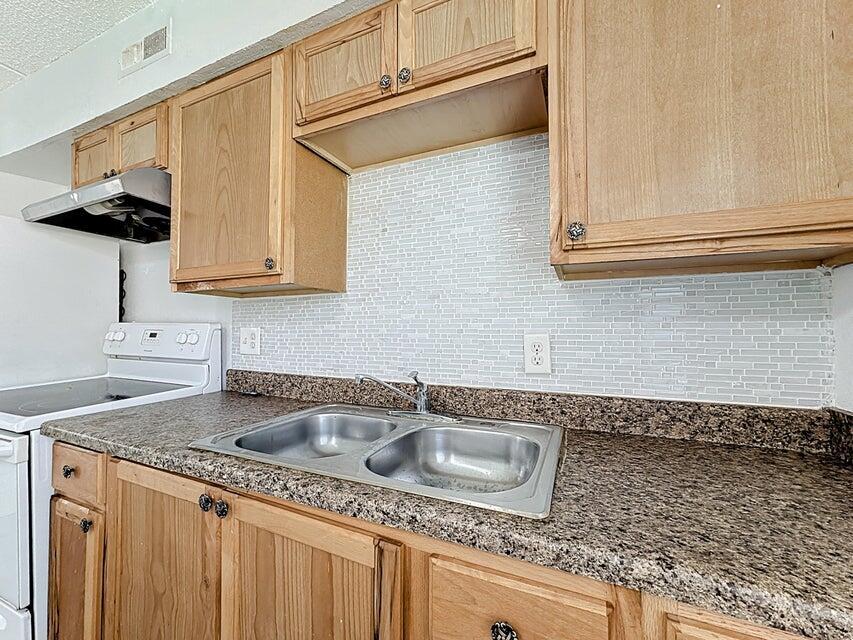   / 2 784 sq. ft. $ 2026-03-26 0 foto