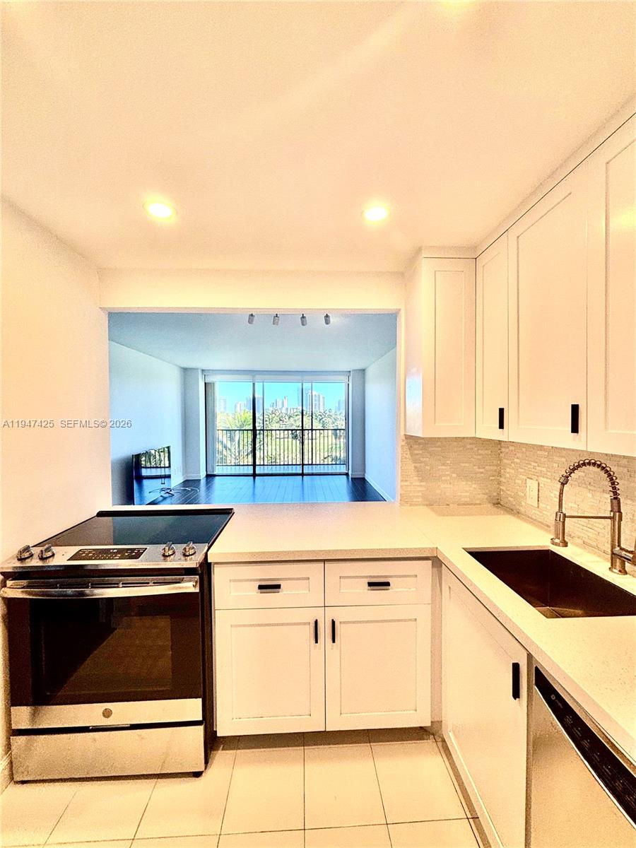 Photo of 20335 Country Club Dr  #405, Aventura, Florida, 33180 - 