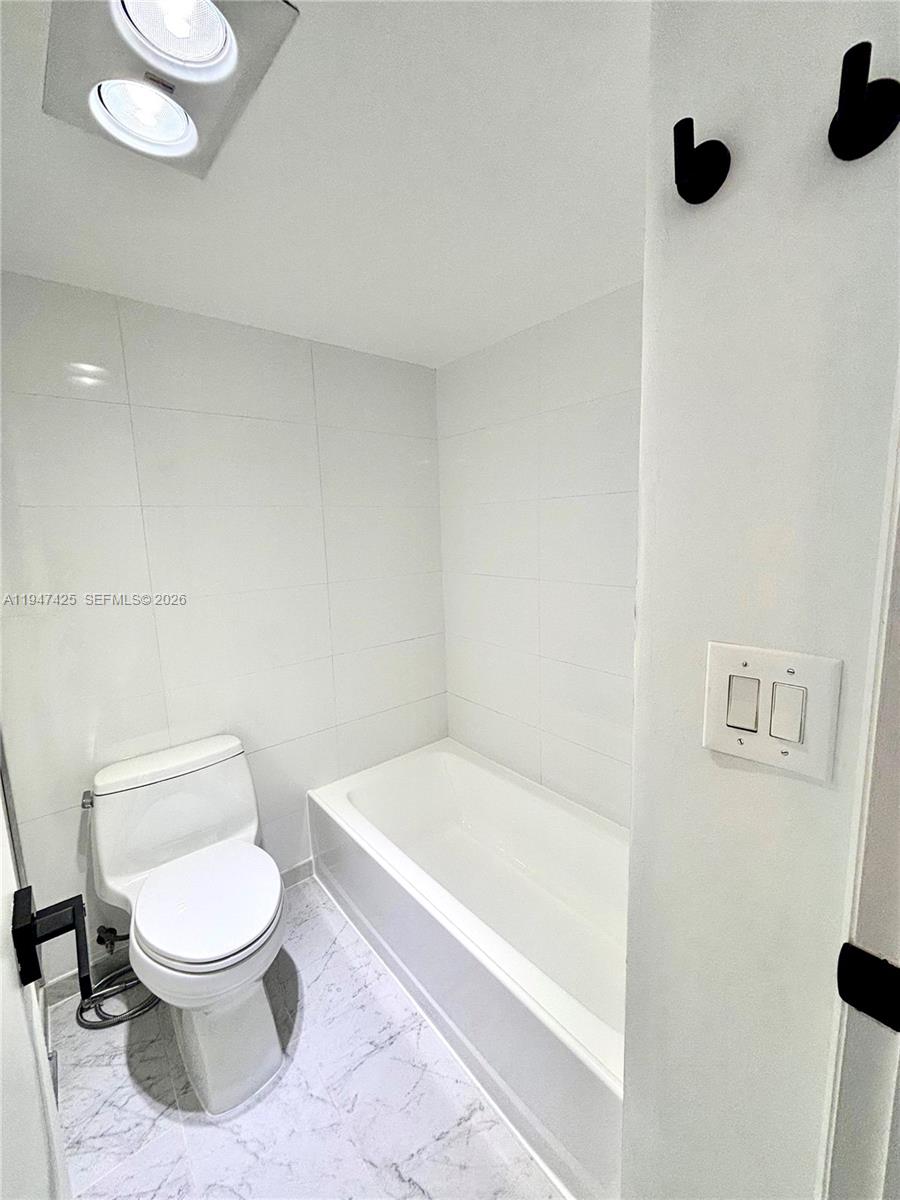 Photo of 20335 Country Club Dr  #405, Aventura, Florida, 33180 - 