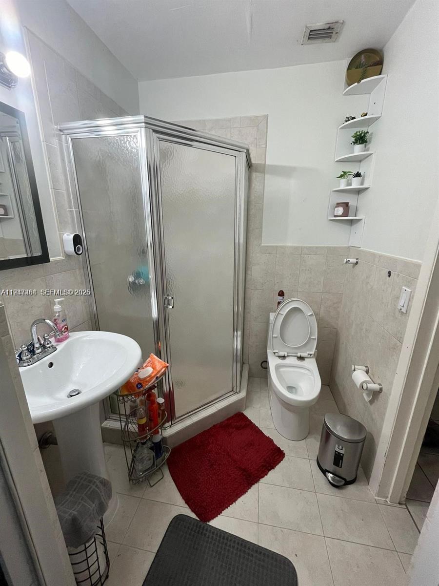 8930 3 / 2 1352 sq. ft. $ 2026-01-16 0 Photo