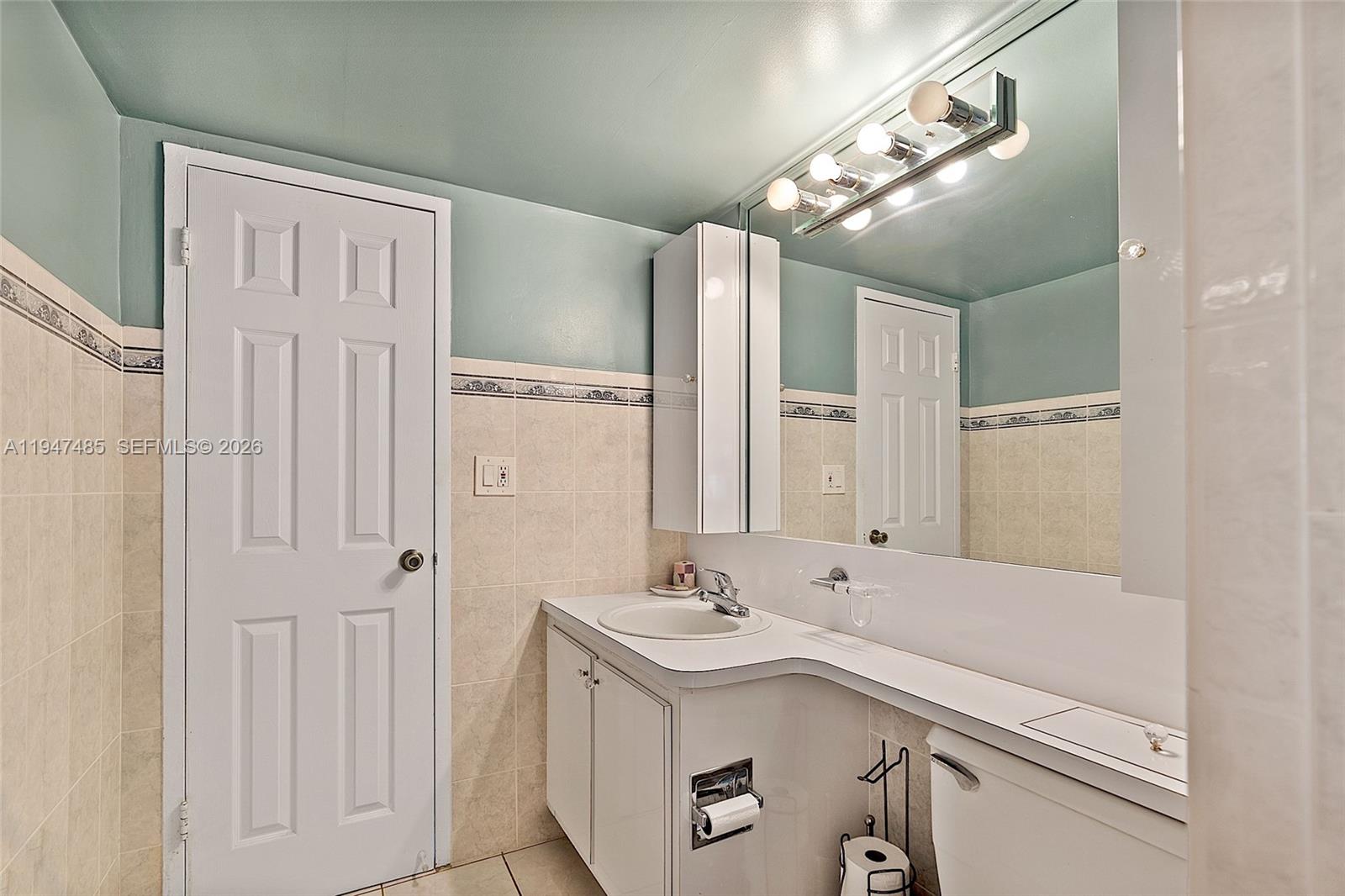 Photo of 3180 Ocean Dr #402, Hallandale Beach, Florida, 33009 -