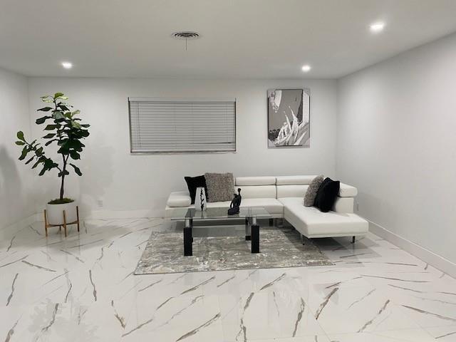 See details 1485 4 / 3 2094 sq. ft. $ 2026-08-29 0 Photo