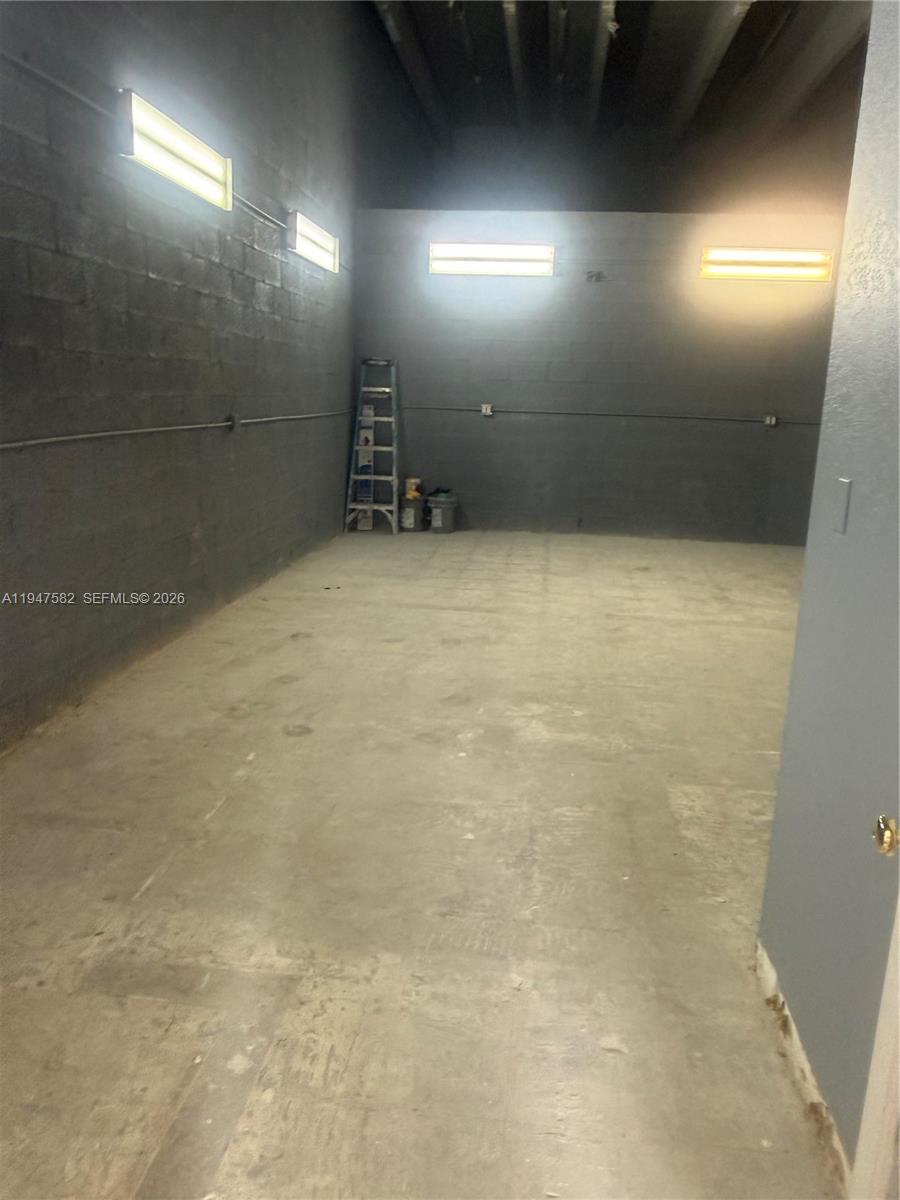   /   кв.футов $ 2026-01-17 0 Фото