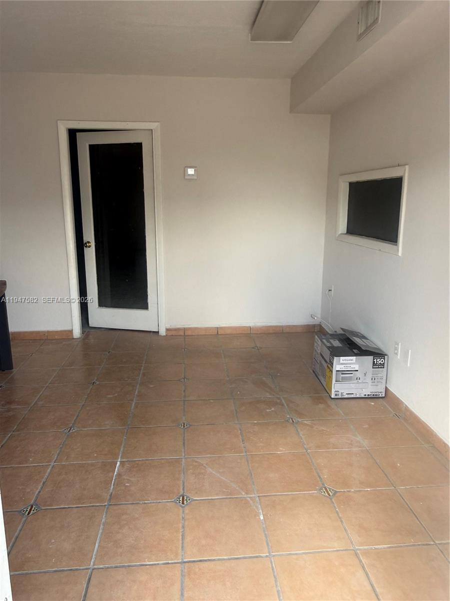   /   кв.футов $ 2026-01-17 0 Фото