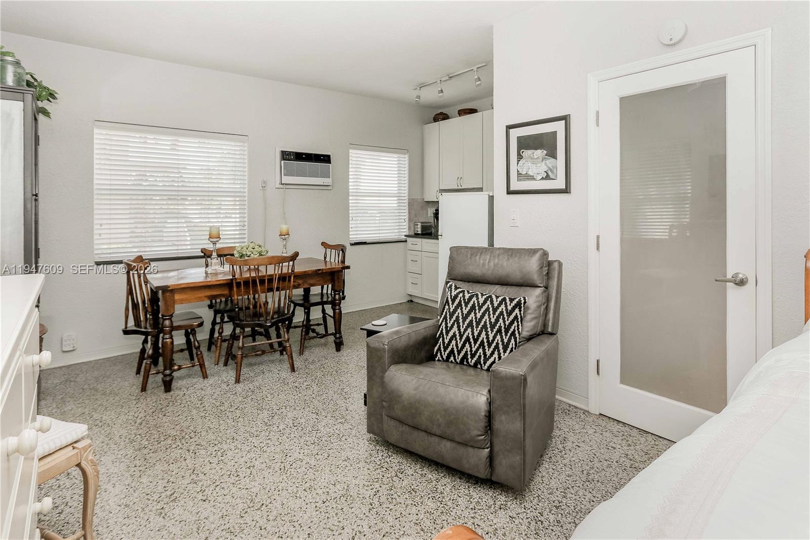   /   sq. ft. $ 2026-01-17 0 Photo