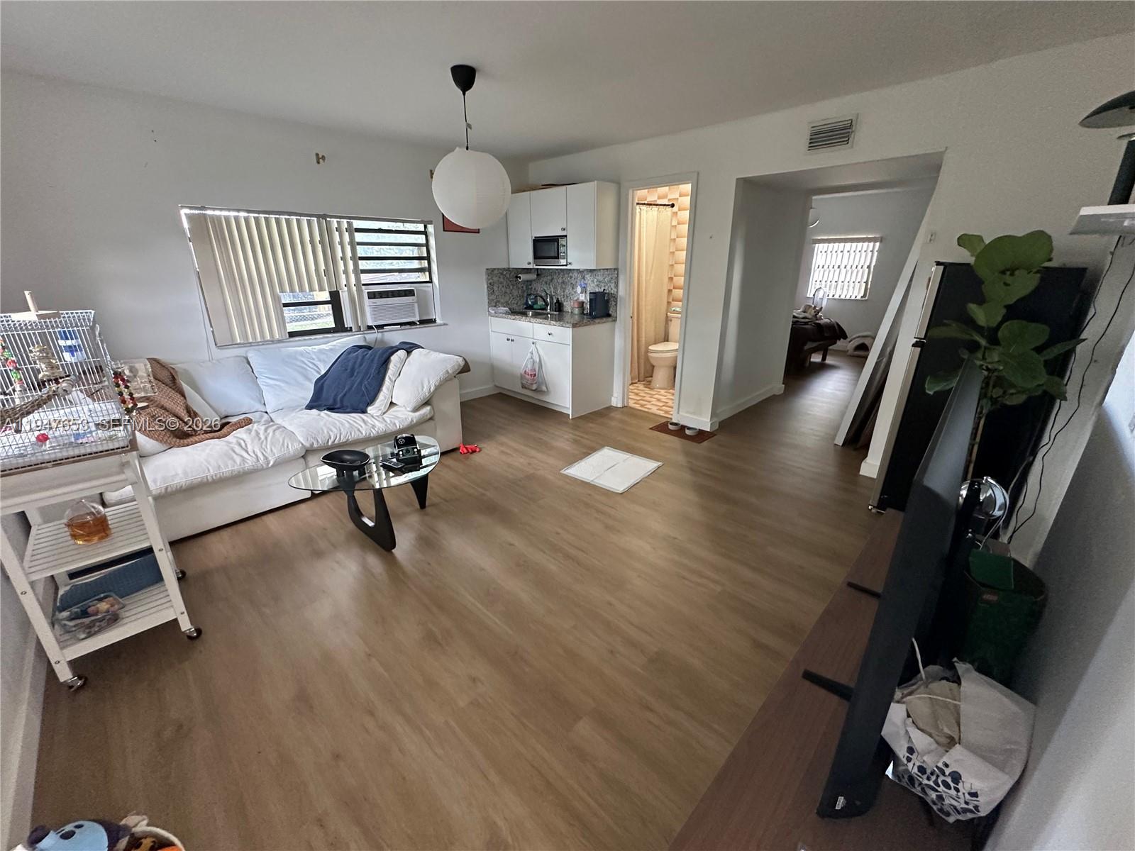   /  2001 sq. ft. $ 2026-01-17 0 Photo