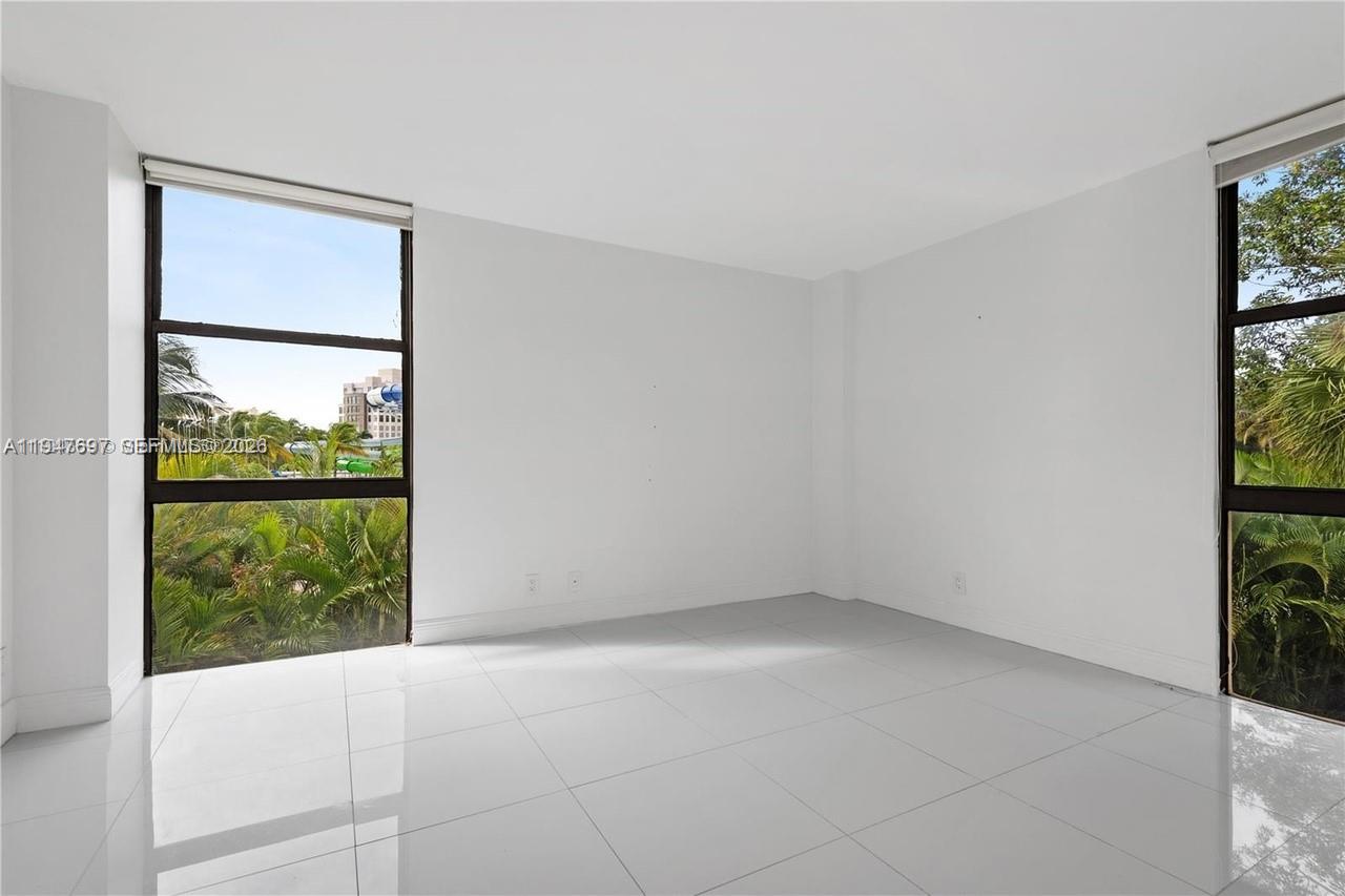 Photo of 20335 Country Club Dr  #209, Aventura, Florida, 33180 - 