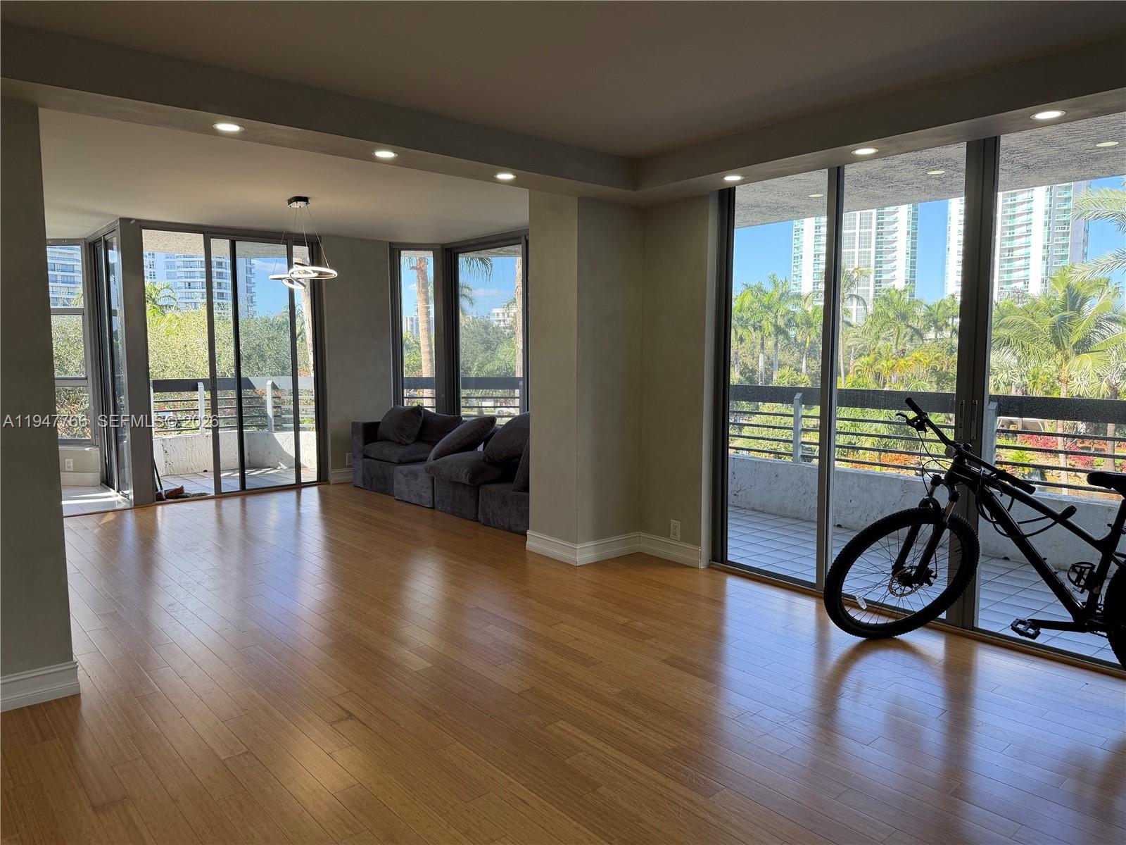 Photo of 19101 36th Ct  #406, Aventura, Florida, 33180 - 