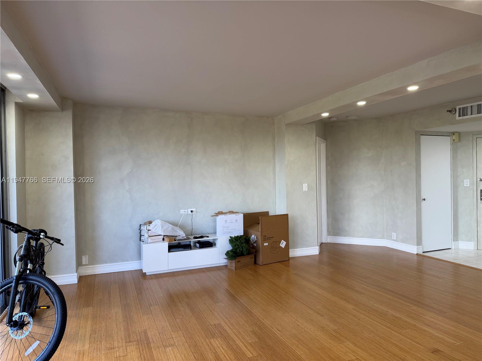 Photo of 19101 36th Ct  #406, Aventura, Florida, 33180 - 