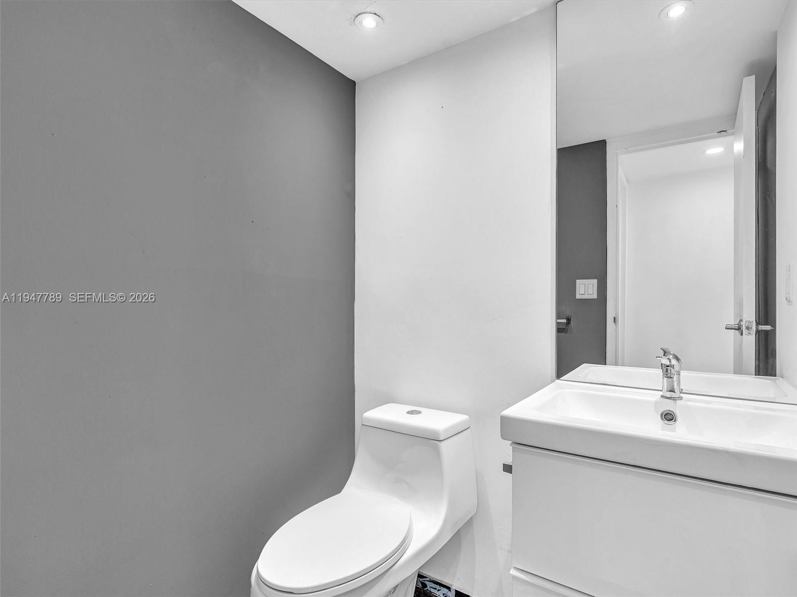 See details 1220 1 / 2 991 sq. ft. $ 2026-01-18 0 Photo