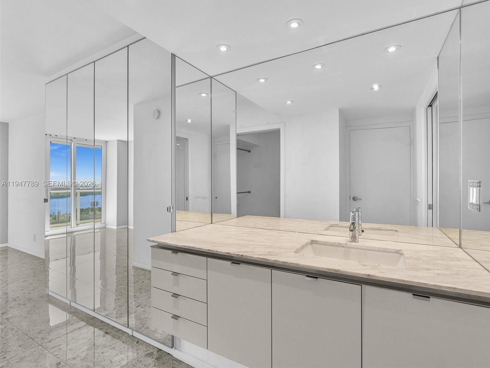 See details 1220 1 / 2 991 sq. ft. $ 2026-01-18 0 Photo