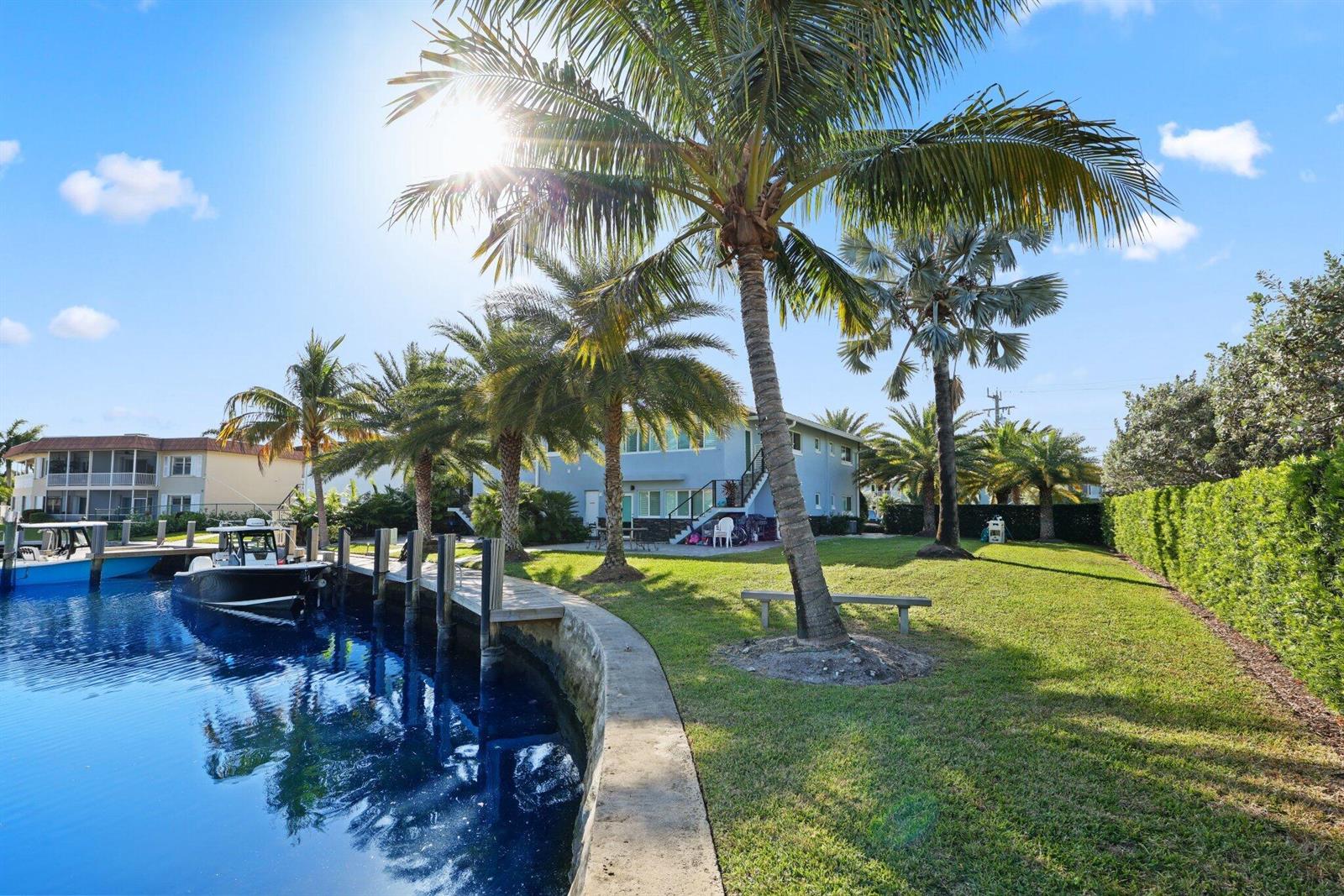   / 8 4240 sq. ft. $ 2026-06-21 0 foto