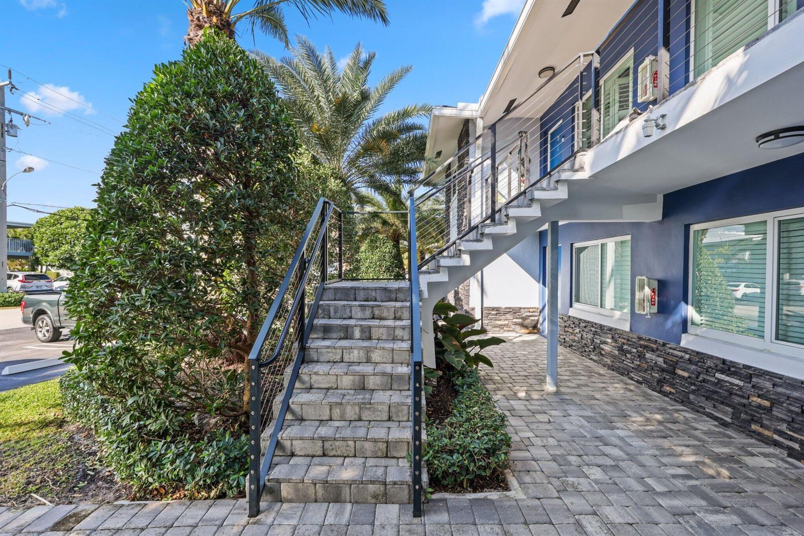   / 8 4240 sq. ft. $ 2026-06-21 0 foto