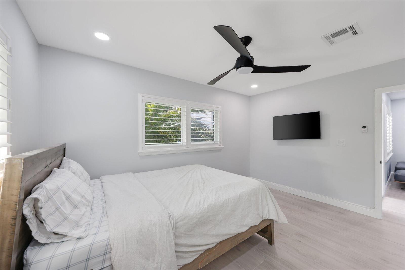   / 8 4240 sq. ft. $ 2026-06-21 0 foto
