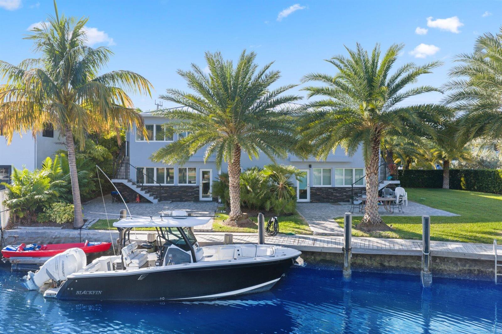   / 8 4240 sq. ft. $ 2026-06-21 0 foto