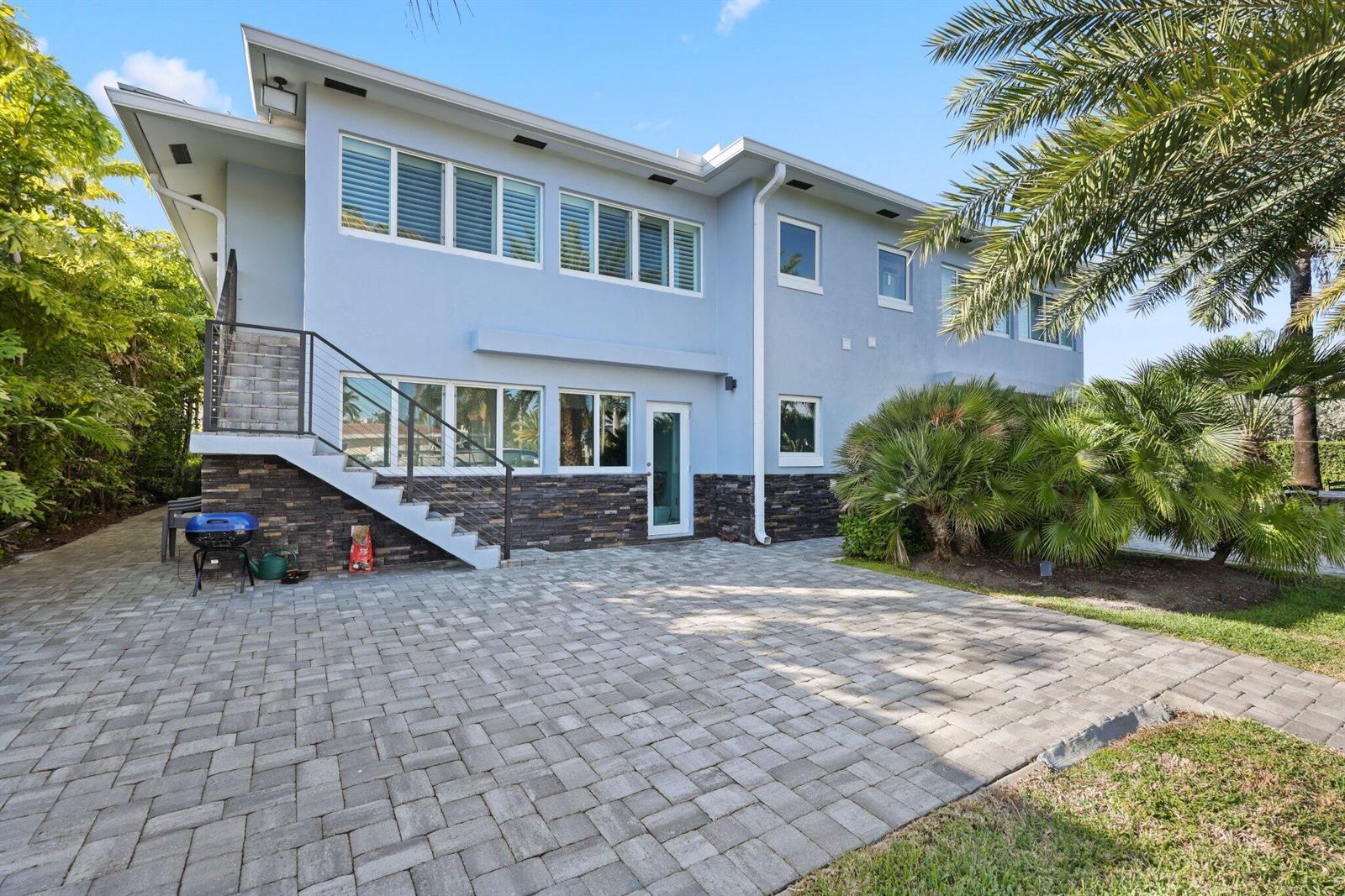   / 8 4240 sq. ft. $ 2026-06-21 0 foto