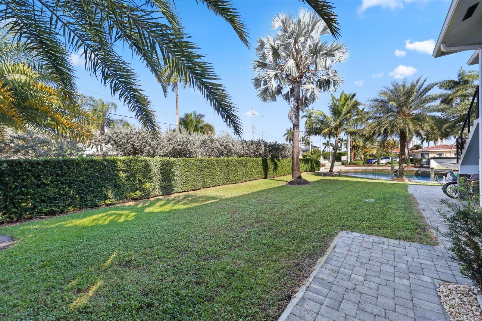   / 8 4240 sq. ft. $ 2026-06-21 0 foto