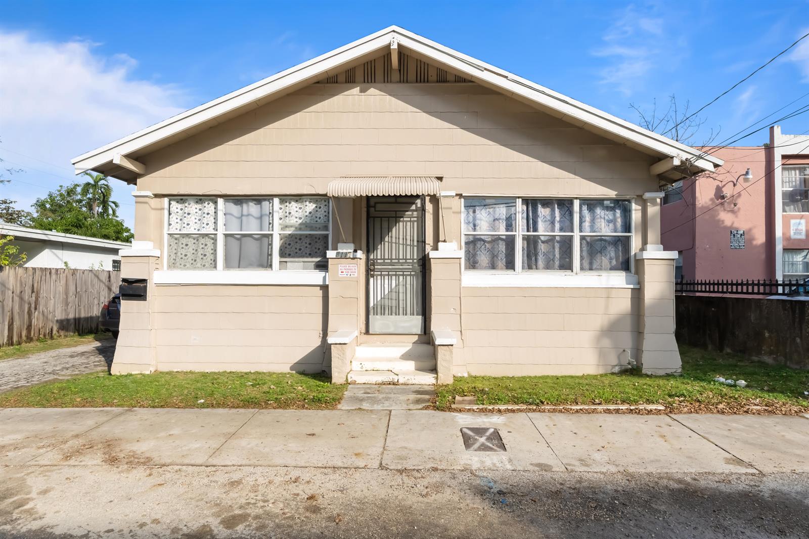 Ver detalles / 3 2176 sq. ft. $ 2026-06-11 0 foto