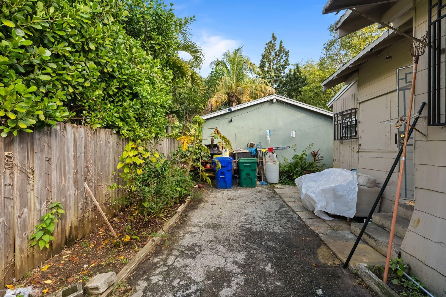 Ver detalles / 3 2176 sq. ft. $ 2026-06-11 0 foto
