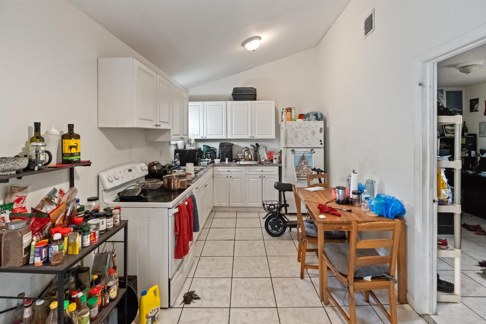 Ver detalles / 3 2176 sq. ft. $ 2026-06-11 0 foto