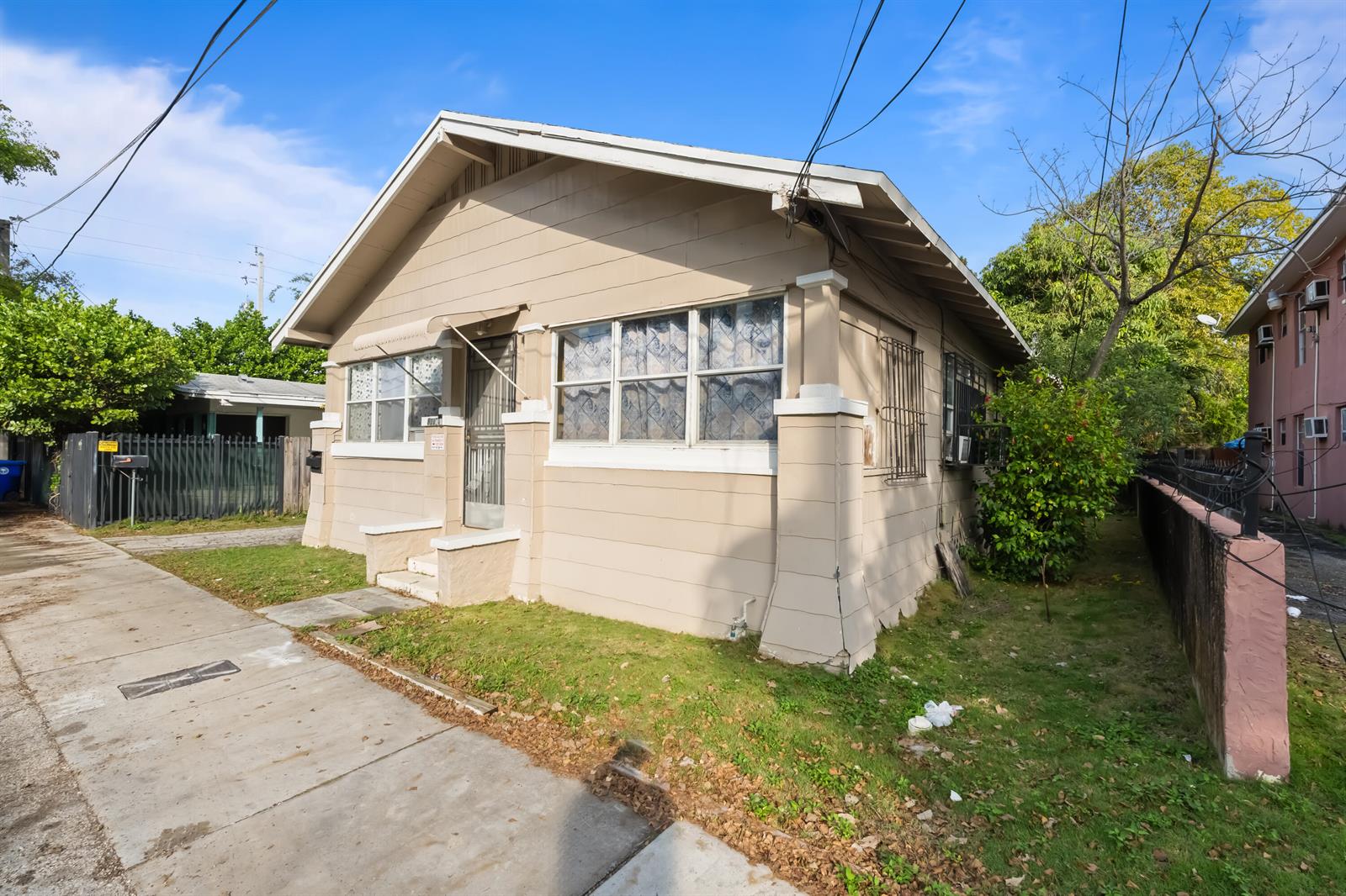 Ver detalles / 3 2176 sq. ft. $ 2026-06-11 0 foto