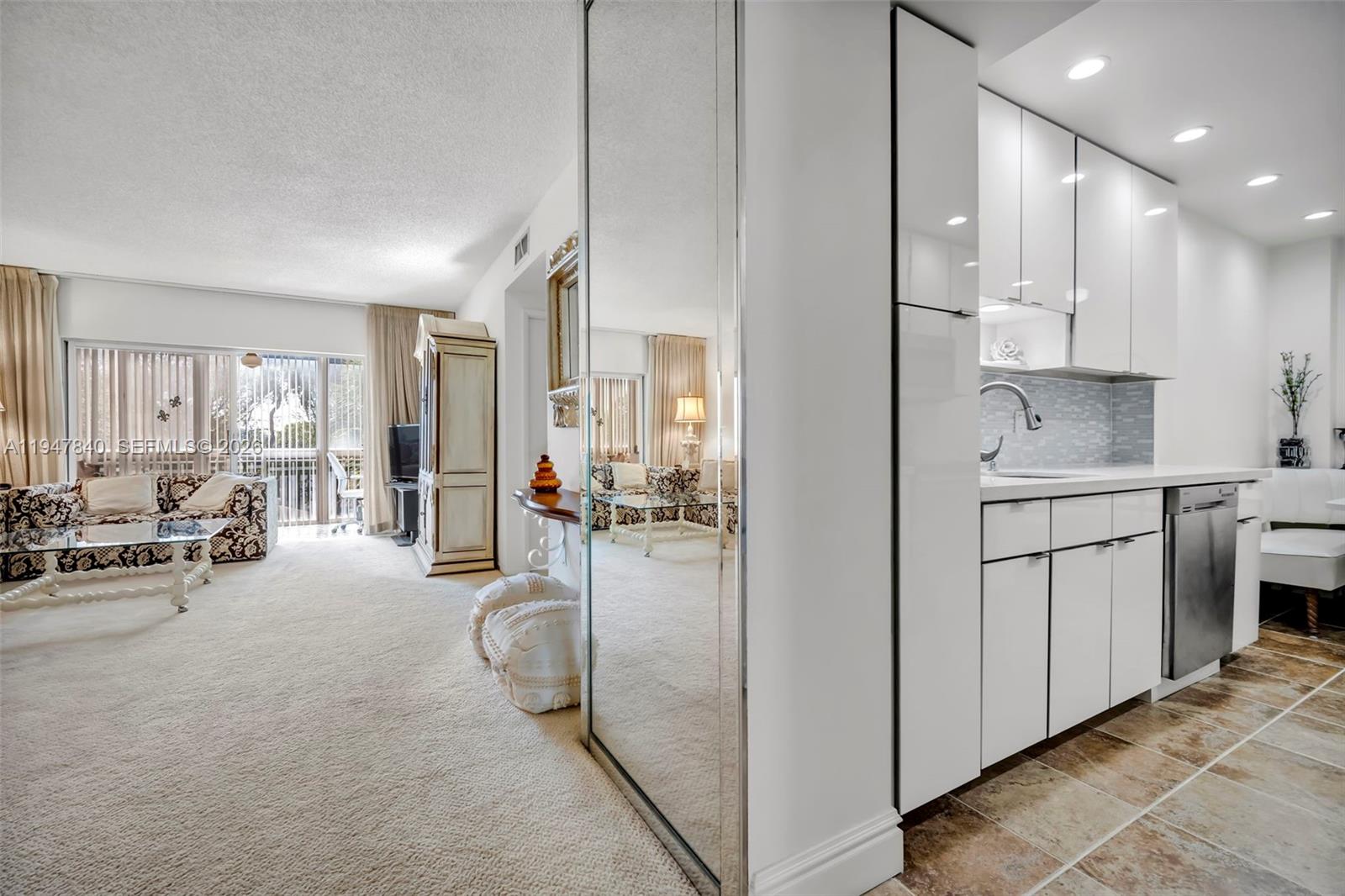 316 1 / 2 844 sq. ft. $ 2026-01-18 0 Photo