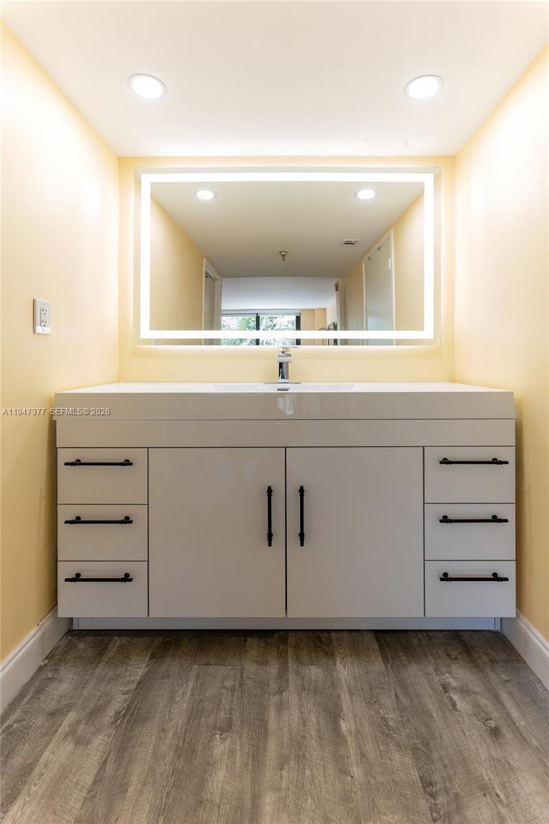 See details 318 2 / 2 1240 sq. ft. $ 2026-02-24 0 Photo