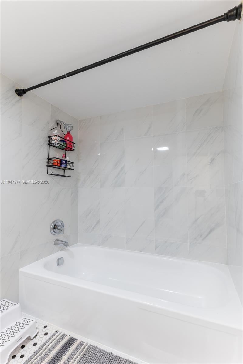 See details 318 2 / 2 1240 sq. ft. $ 2026-02-24 0 Photo