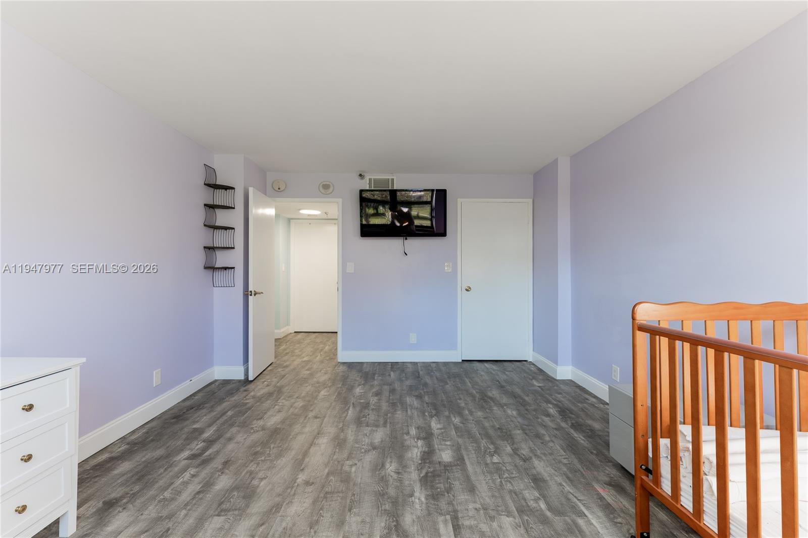 See details 318 2 / 2 1240 sq. ft. $ 2026-02-24 0 Photo