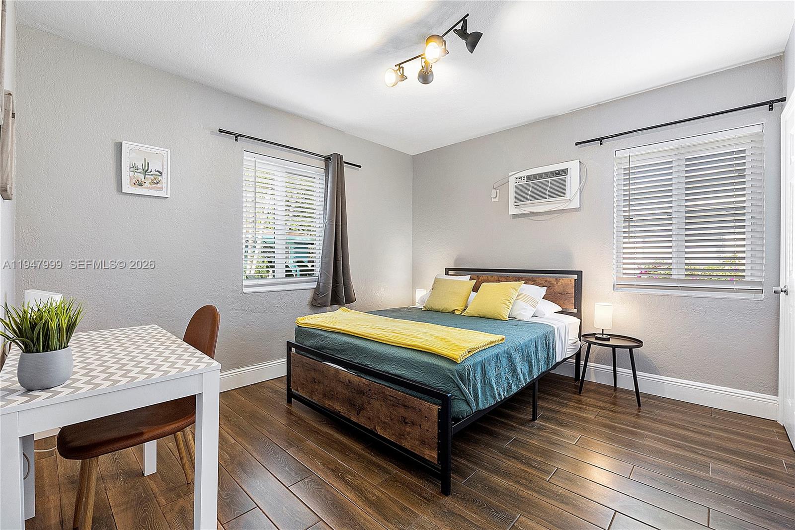 1-9  /   кв.футов $ 2026-01-18 0 Фото