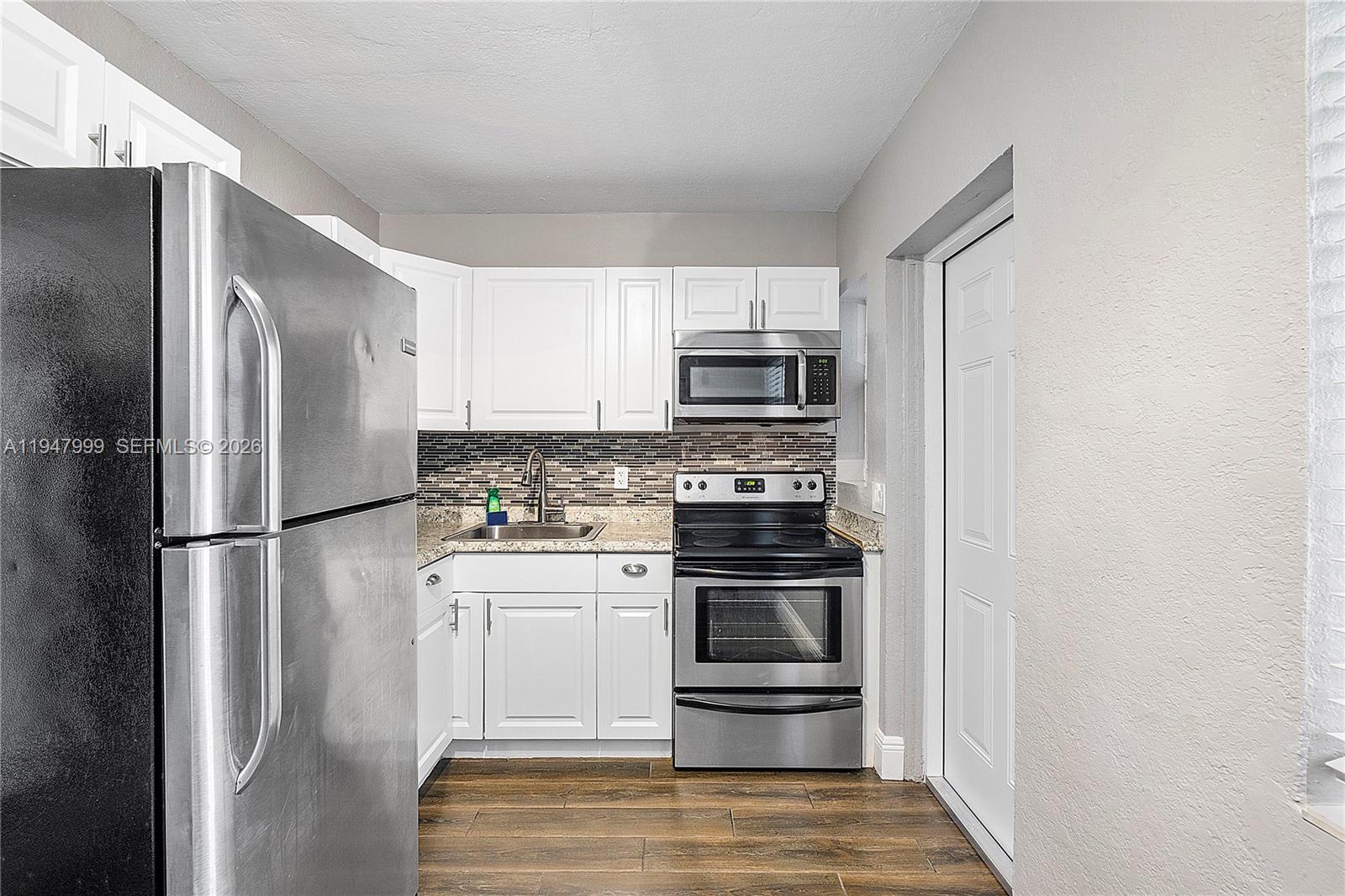 1-9  /   кв.футов $ 2026-01-18 0 Фото