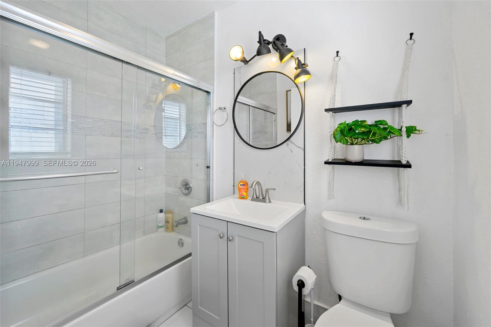 1-9  /   кв.футов $ 2026-01-18 0 Фото