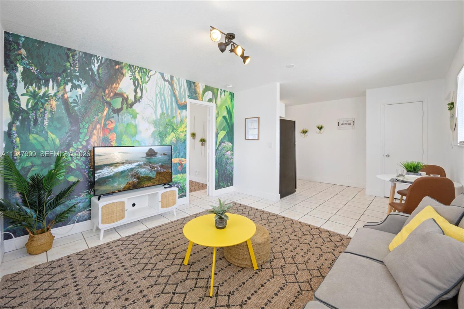 1-9  /   кв.футов $ 2026-01-18 0 Фото