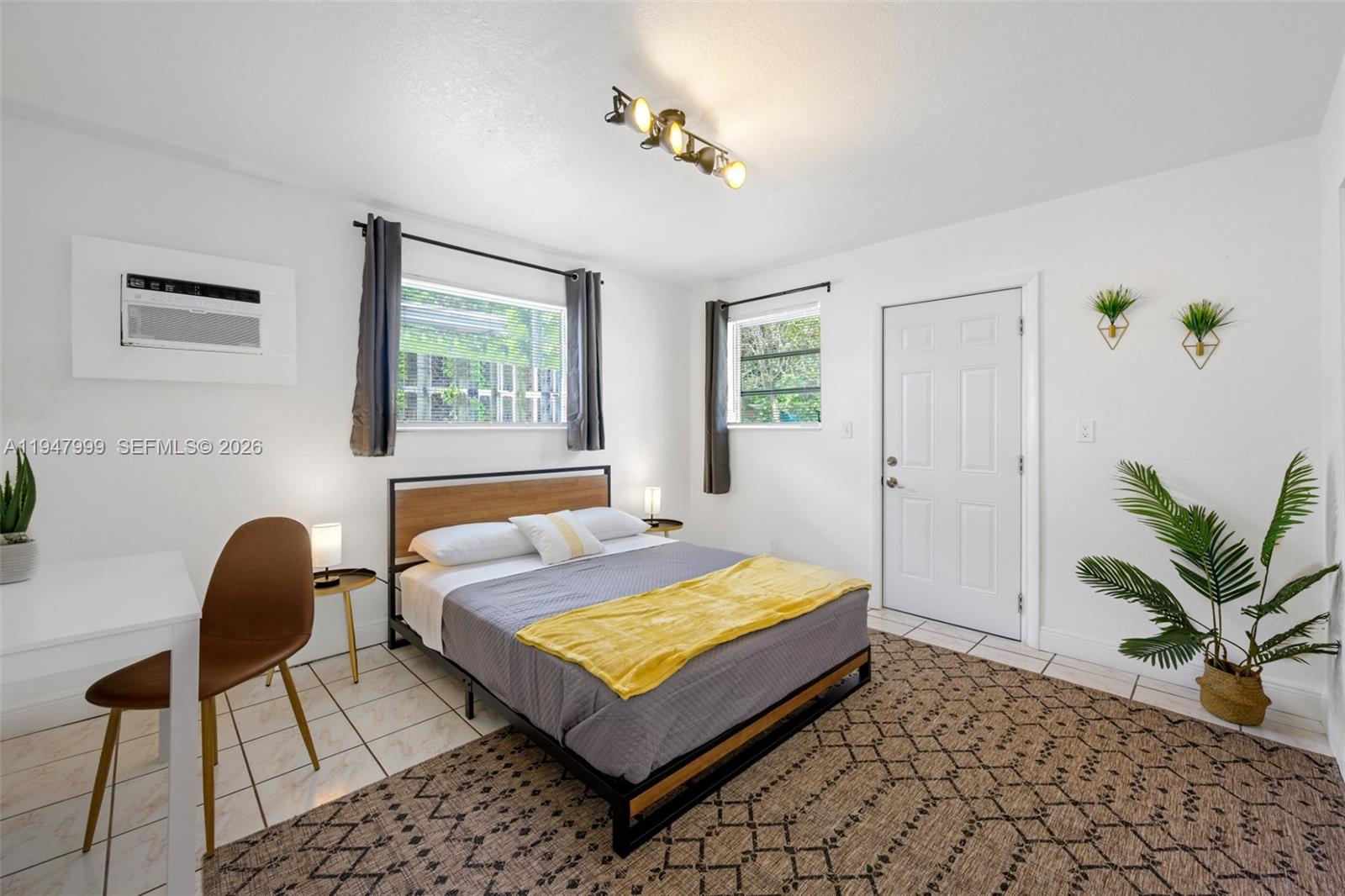 1-9  /   кв.футов $ 2026-01-18 0 Фото