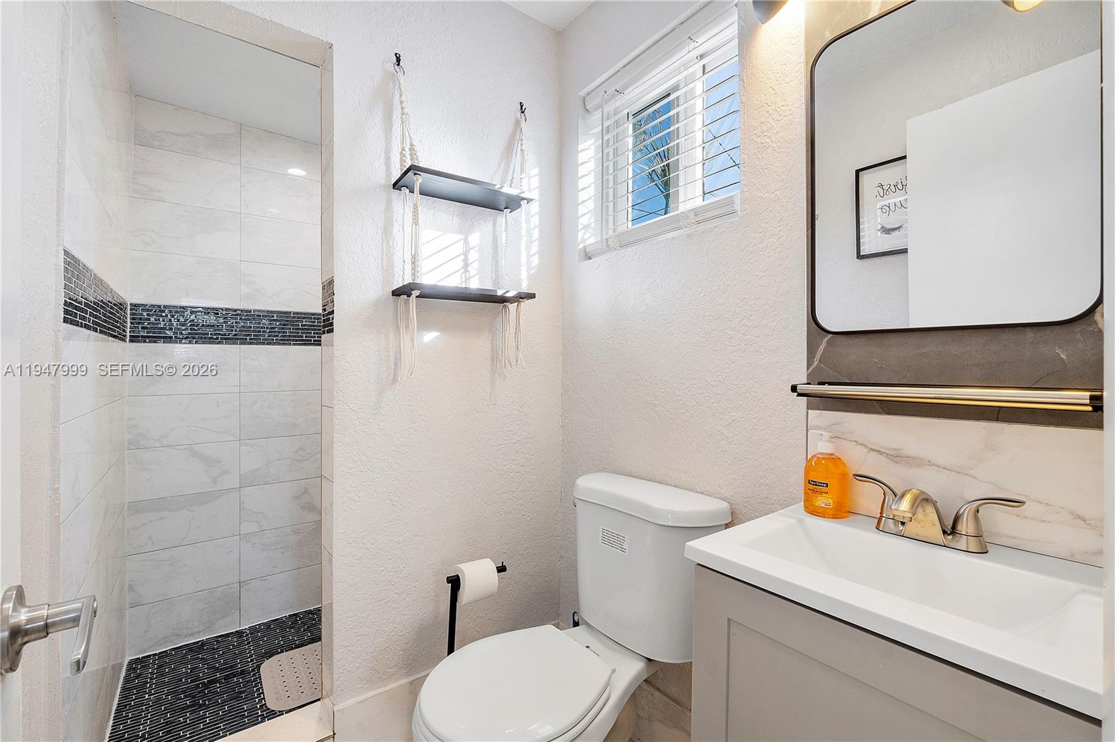 1-9  /   кв.футов $ 2026-01-18 0 Фото