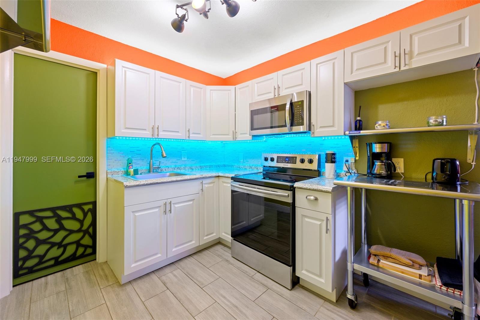 1-9  /   кв.футов $ 2026-01-18 0 Фото