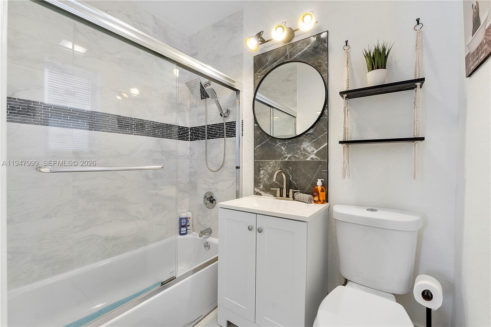 1-9  /   кв.футов $ 2026-01-18 0 Фото