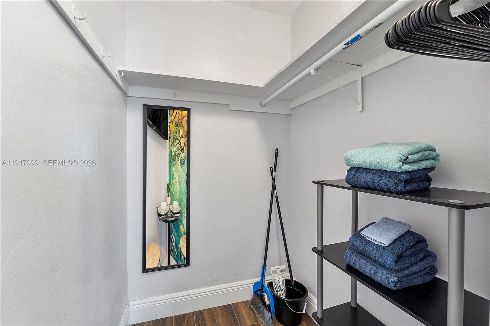 1-9  /   кв.футов $ 2026-01-18 0 Фото