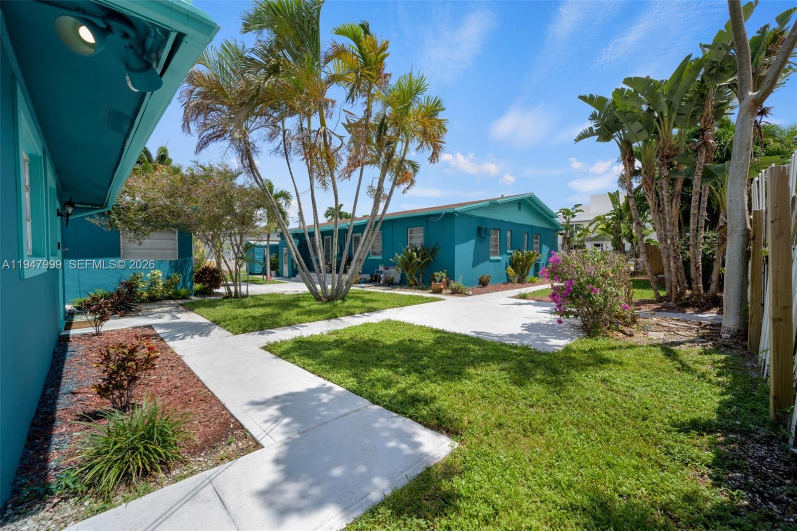 1-9  /   кв.футов $ 2026-01-18 0 Фото