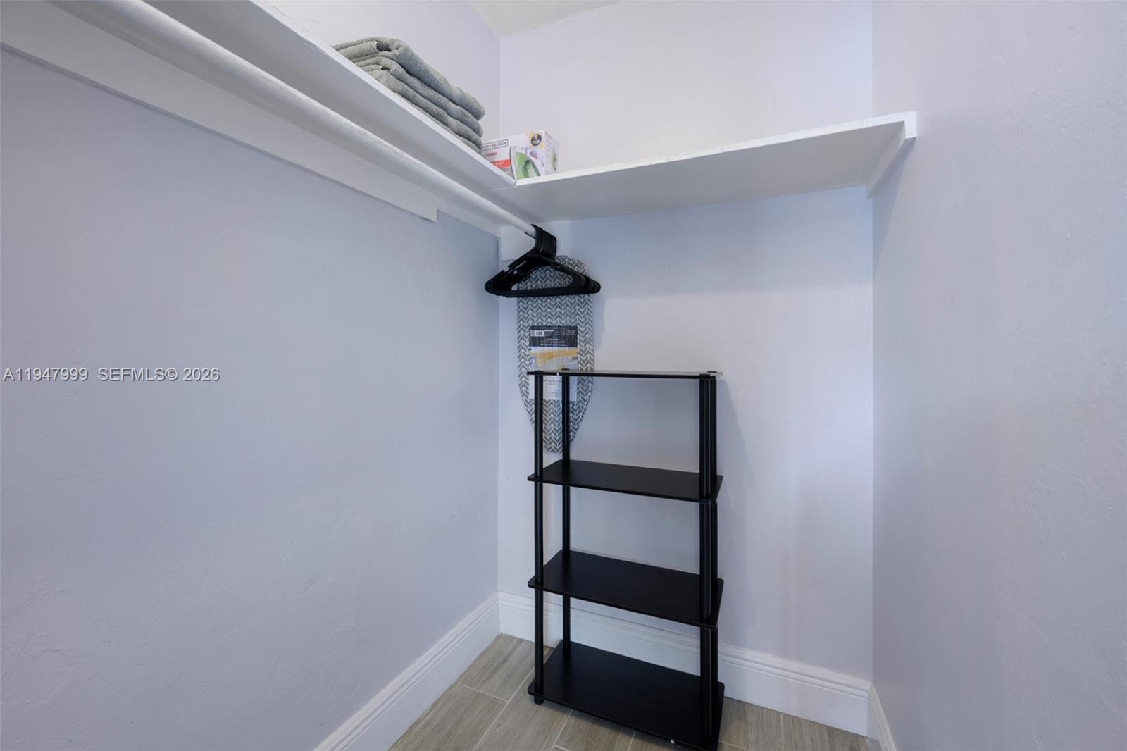 1-9  /   кв.футов $ 2026-01-18 0 Фото