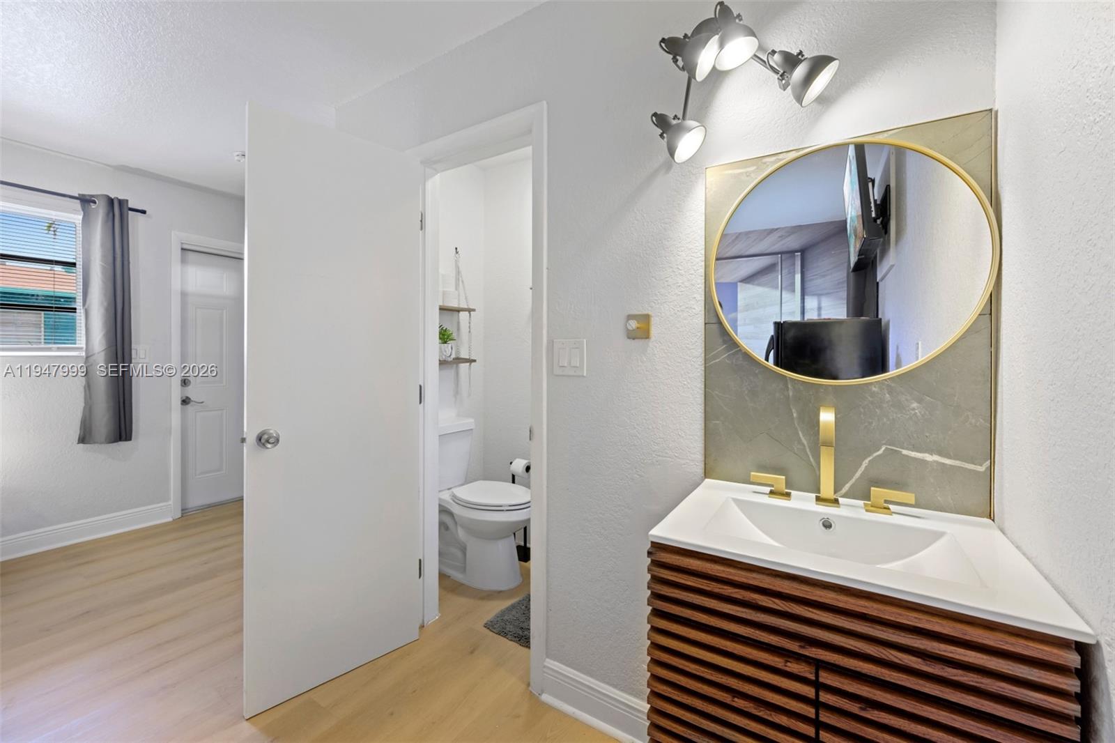 1-9  /   кв.футов $ 2026-01-18 0 Фото