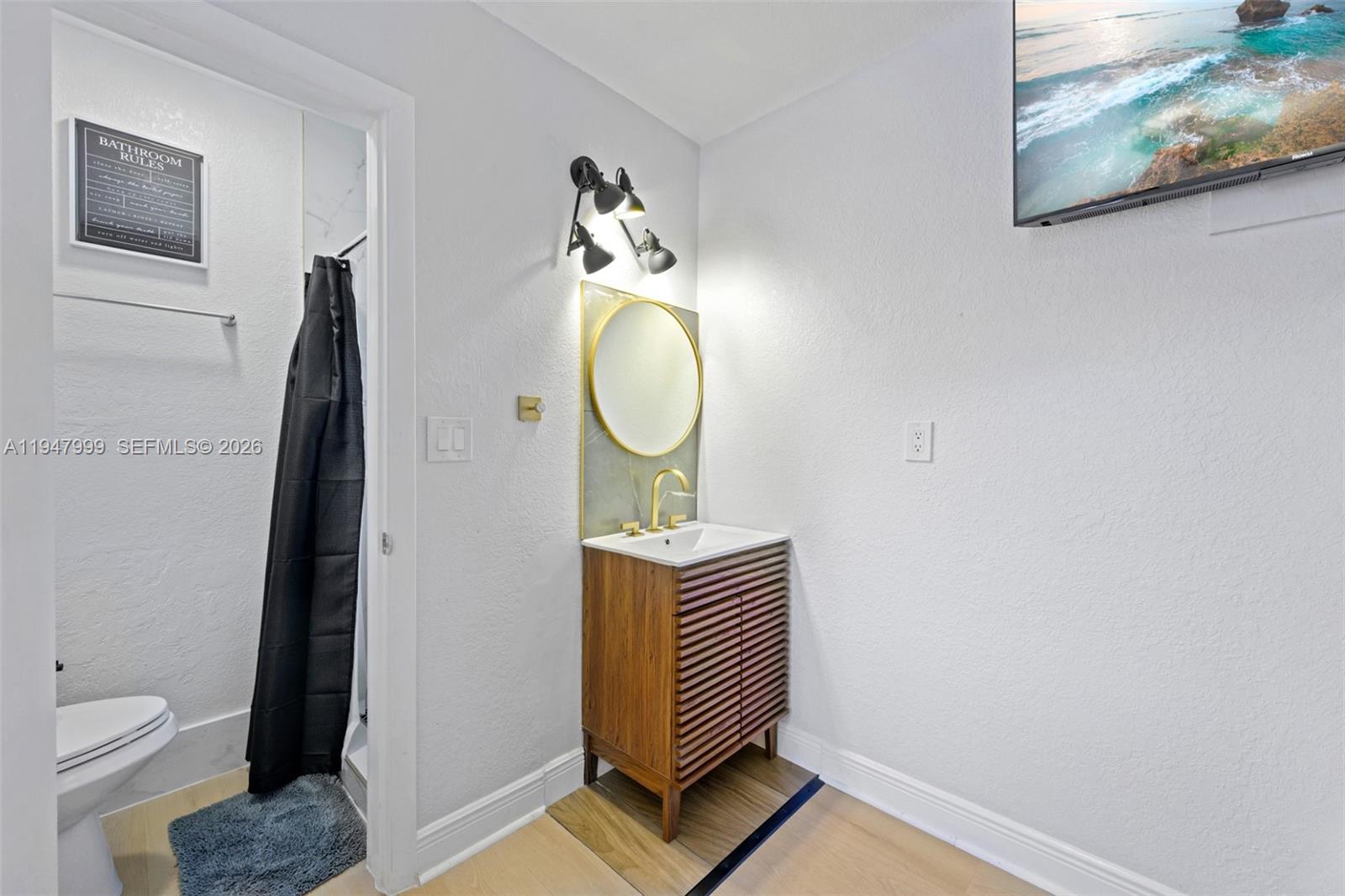 1-9  /   кв.футов $ 2026-01-18 0 Фото